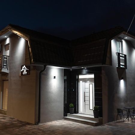 J&S Apartments Ni Dış mekan fotoğraf