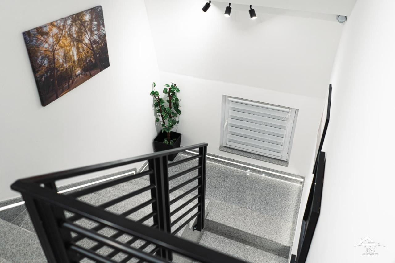 J&S Apartments Ni Dış mekan fotoğraf