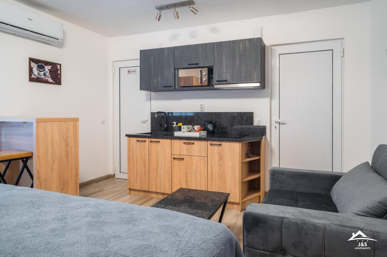 J&S Apartments Ni Dış mekan fotoğraf